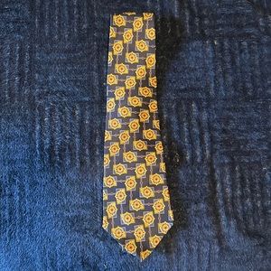 100% silk tie with designs